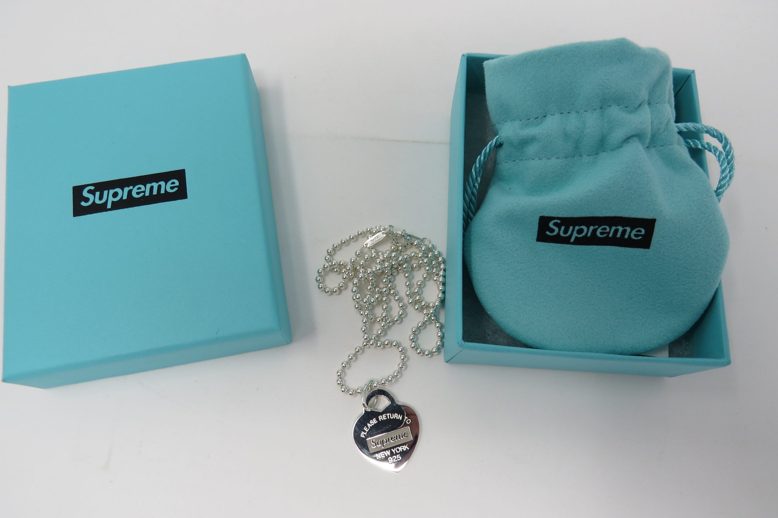 Supreme Tiffany & Co. Return To Tiffany Heart Tag Pendant: A Timeless Collaboration from the Fall/Winter 2021 Season